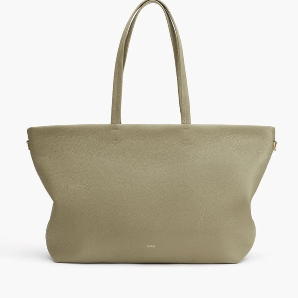 Cuyana classic easy tote with zipper